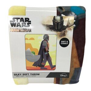 Disney Star Wars Mandalorian Walkabout Throw Blanket Boba Fett Grogu 40 x 50"
